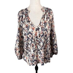 Evereve Sz M White “Kylie” Ikat Multi Print V Neck 3/4 Pleated Puff Sleeve Top
